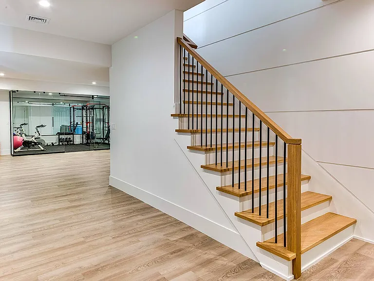 54 Sawasett Ave — Photo 36