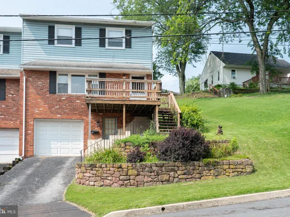 16 Apple St, Boyertown, PA 19512