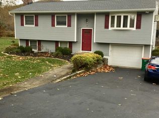 33 Quail Run Rd, Hopewell Junction, NY 12533