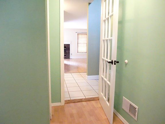 4th image of 300 Caribou Ct