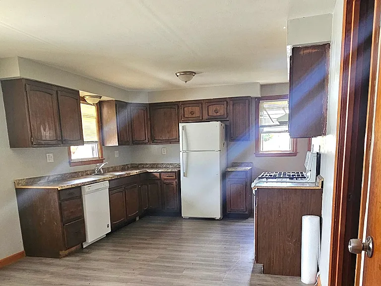 127 Warner St #2 — Photo 2