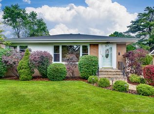 1541 Lundergan Ave, Park Ridge, IL 60068