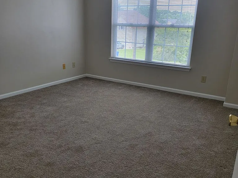 1110 Carriage Ct — Photo 9