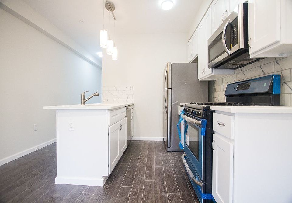 1st image of 594 Franklin Ave APT 4