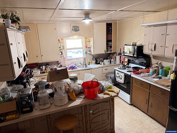 5th image of 277 S 13th St