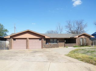113 N Adolpha Cir, Enid, OK 73703