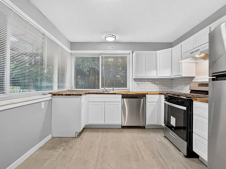 3444 Woodpath Dr — Photo 27