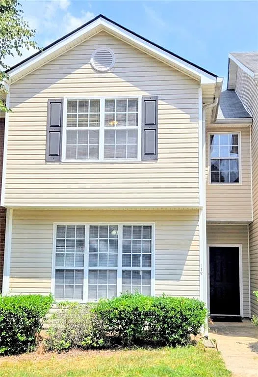 4 bed, 2.5 bath, 1640 sqft, $2,050 — Photo 2