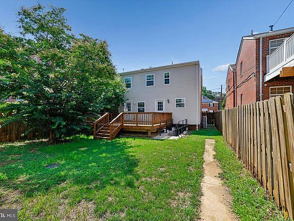 4th image of 2826 Newton St NE