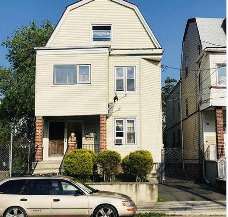 2nd image of 193 N 13th St