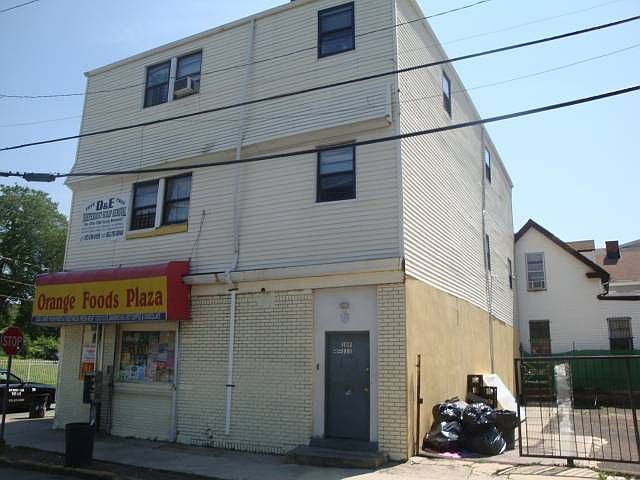 1st image of 111 Oakwood Ave