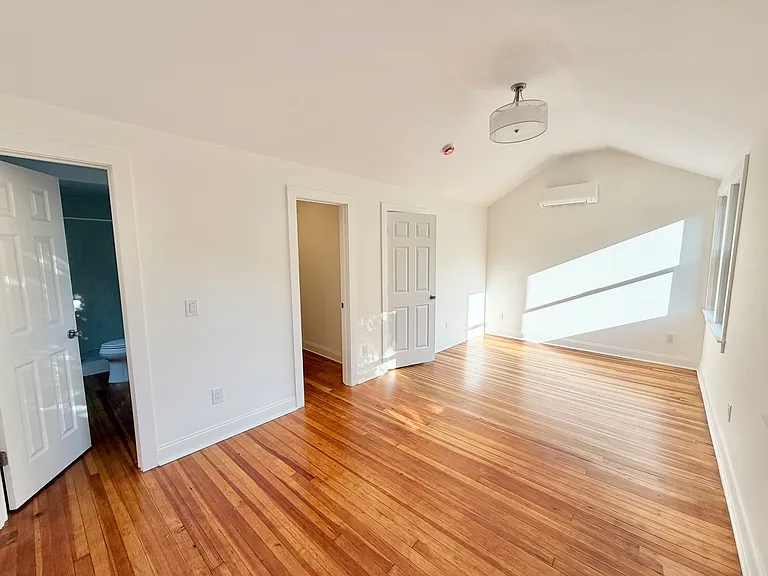 109 Marble Ave — Photo 13