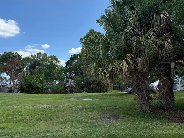 955 Riviera Ave, Sebastian, FL 32958
