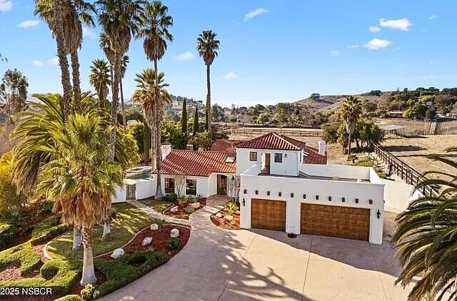 Building Photo - 991 College Canyon Rd