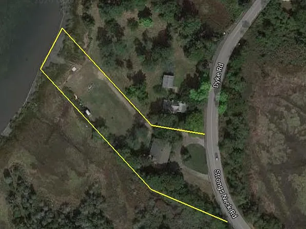 38 Dyke Rd, Setauket, NY 11733