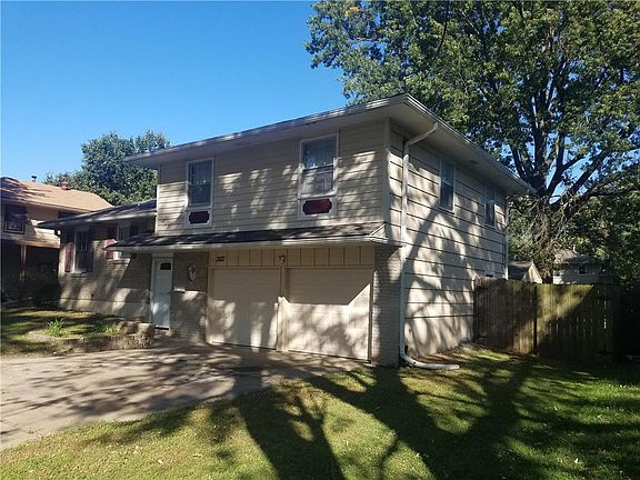 3rd image of 3517 Woodbury St
