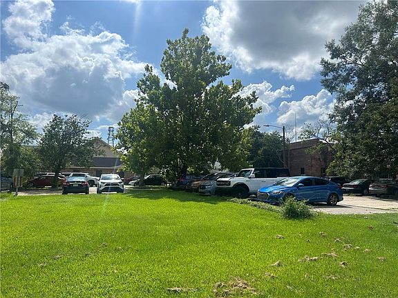 4th image of N Florida St