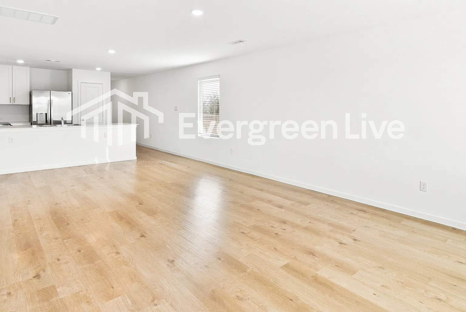 3 bed, 2.0 bath, 1402 sqft, $1,470 — Photo 4