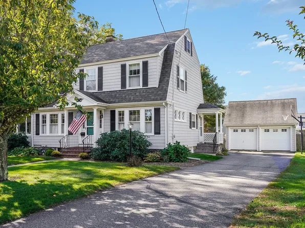 22 Elm St, Woburn, MA 01801