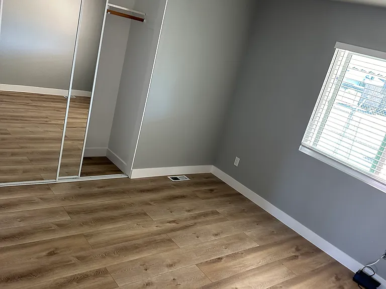 Hanson Ln — Photo 11