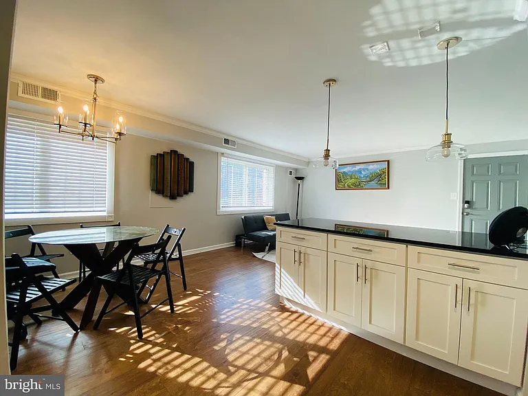 1221 N Quinn St #1 — Photo 35