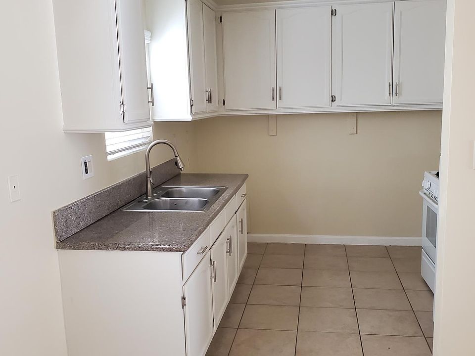 1st image of 1526 W 20th St APT A