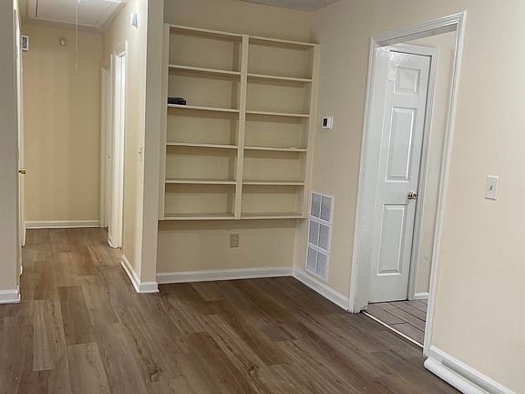 3rd image of 125 Misty Oak Rd #B