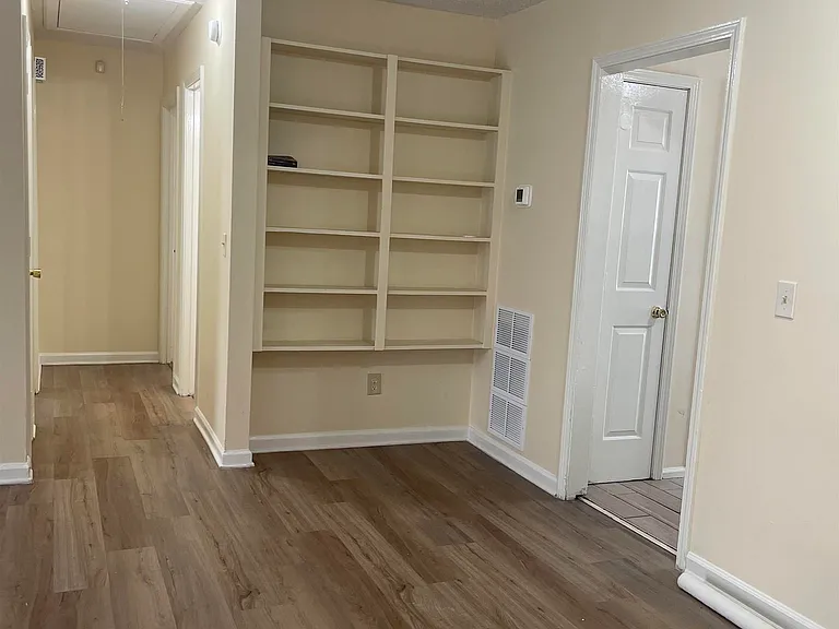 125 Misty Oak Rd #B — Photo 3