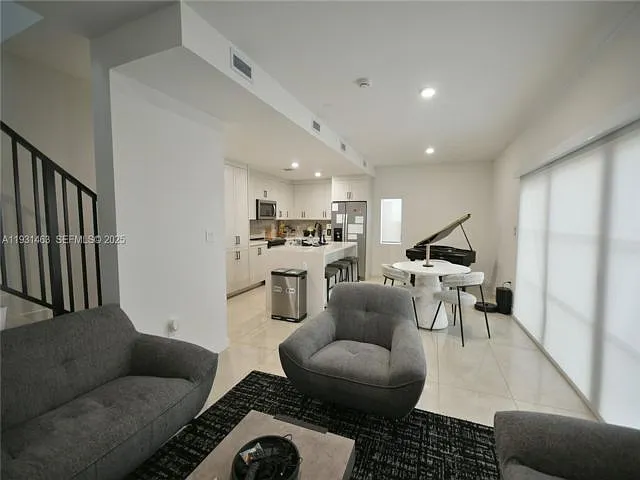 1339 NW 2nd St — Photo 8