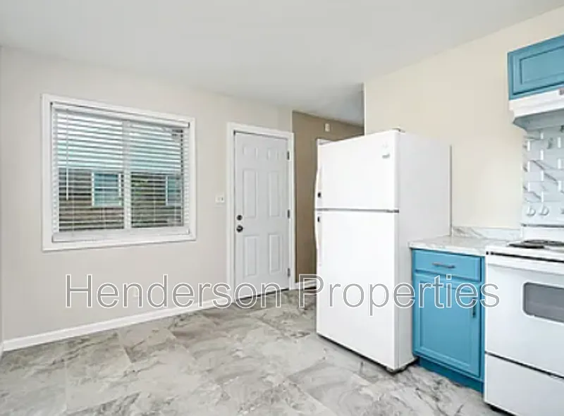 3 bed, 1.0 bath, 962 sqft, $1,395 — Photo 4