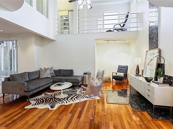 4th image of 5936 Magazine St APT 1
