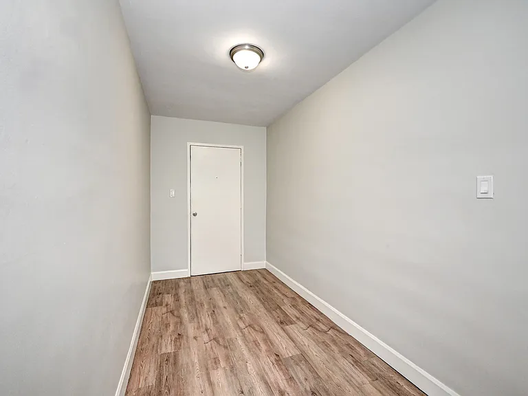 310 Clyde Rd — Photo 4