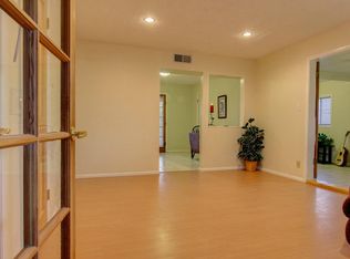 4036 Calle Del Prado SW, Albuquerque, NM 87105