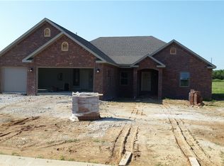 1074 Marcello Ave, Tontitown, AR 72770