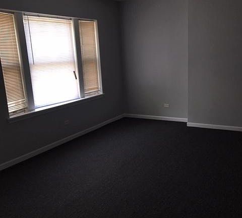 3rd image of 5001 S Drexel Blvd