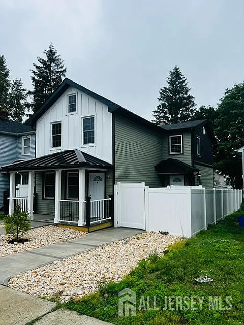 18 Lincoln Ave