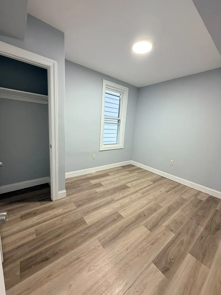 3 bed, $2,400 — Photo 4