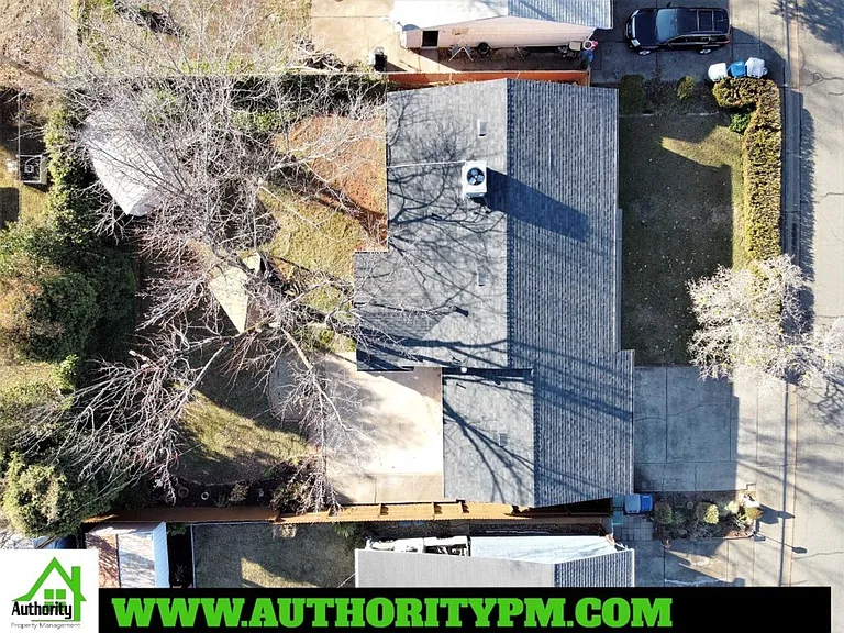 2129 Comet St — Photo 3