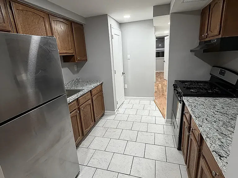 7057 Cresheim Rd #D42 — Photo 1