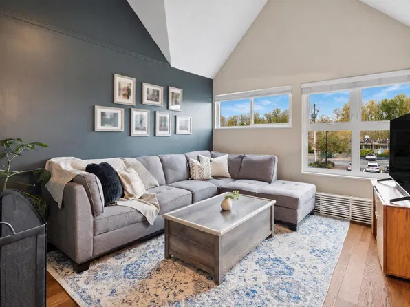 4925 Elliott St #10, Delta, BC V4K 4L2