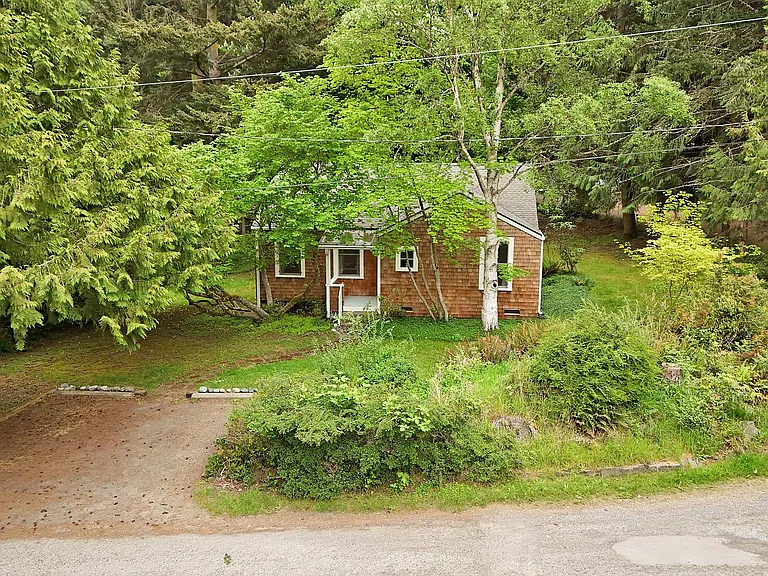 1608 Walnut St — Photo 2