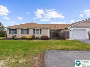 5692 Burning Tree Ln, Macungie, PA 18062