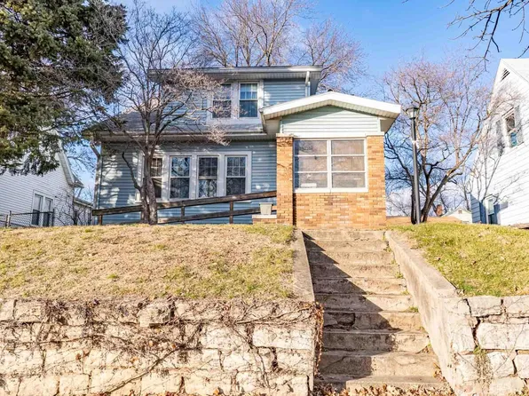 921 Broadway St, Pekin, IL 61554