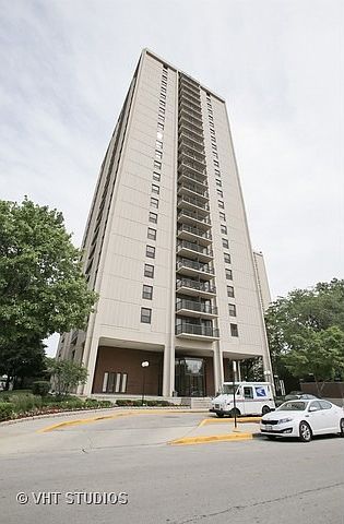 1st image of 2605 S Indiana Ave Unit 2205