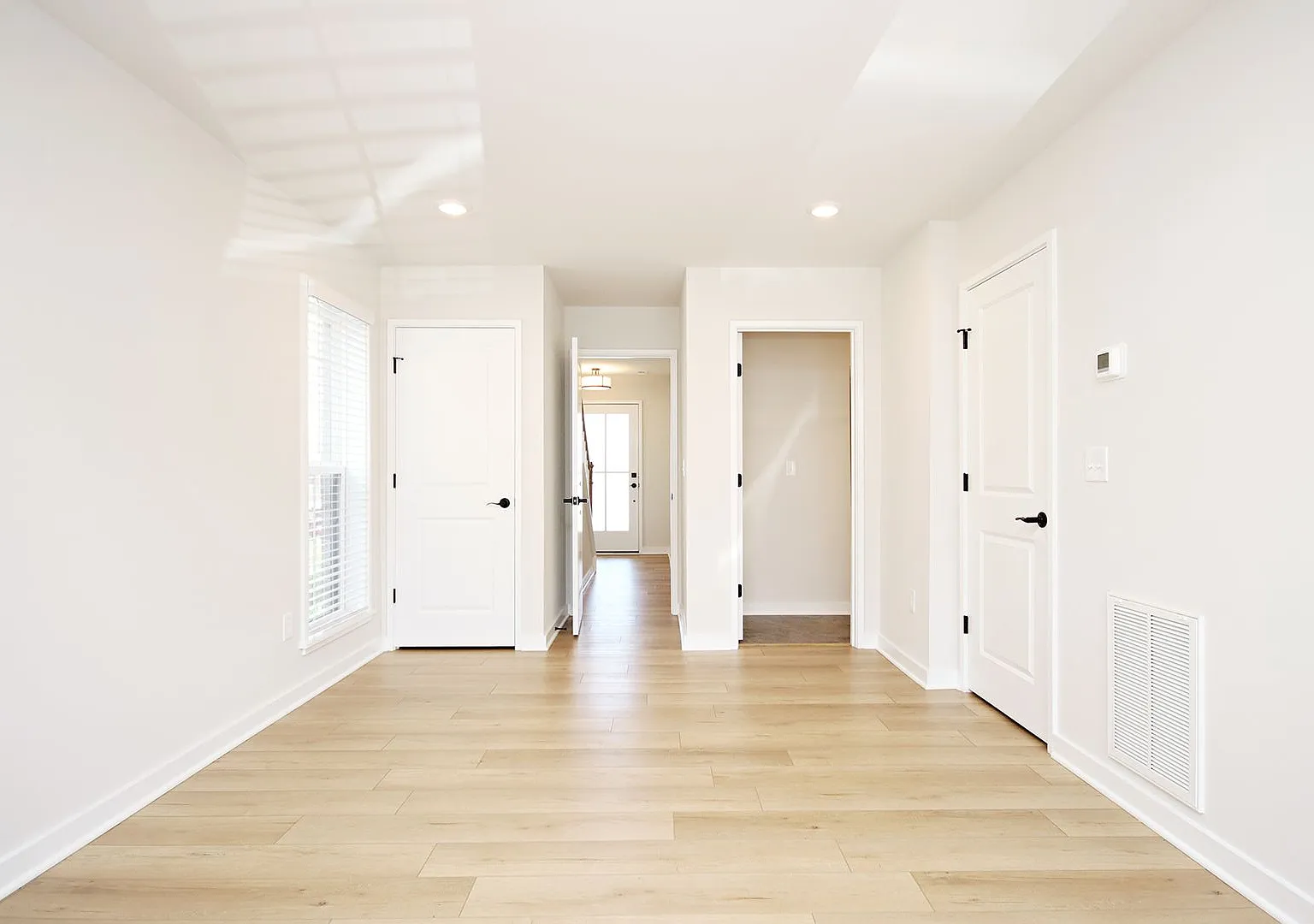 Dog-Friendly End-Unit Townhome in Desirable Old Trail, Crozet — Photo 4