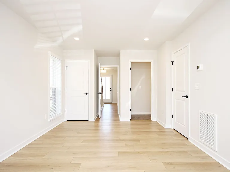 6019 Bicknell St — Photo 4