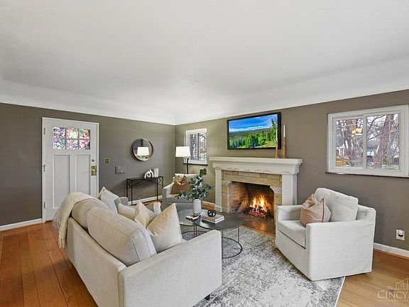 4th image of 3281 Pickbury Dr