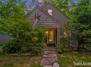 1222 Gladstone Dr SE, Grand Rapids, MI