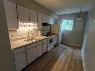 130 S Estes Dr #D-4, Chapel Hill, NC 27514