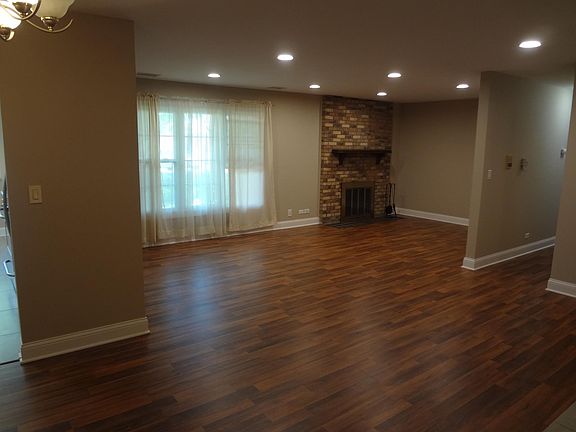 4th image of 177 Grove Ave Unit A